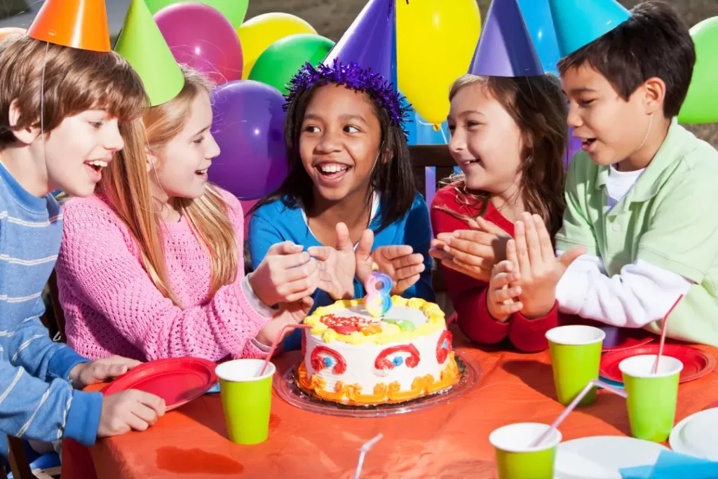 Festa infantil em casa pode reduzir custos em até 70% com planejamento e escolhas simples | Foto: Reprodução/Canva