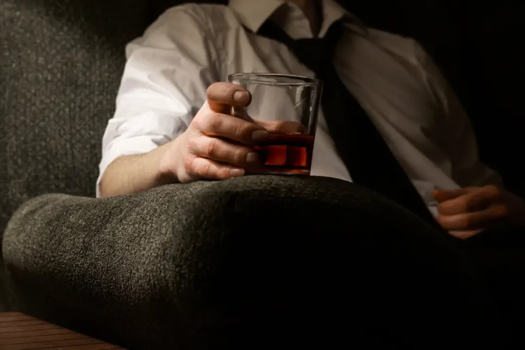 Cerveja perde espaço no consumo fora de casa, enquanto bebidas não alcoólicas ganham protagonismo entre os brasileiros | Foto: Reprodução/Canva