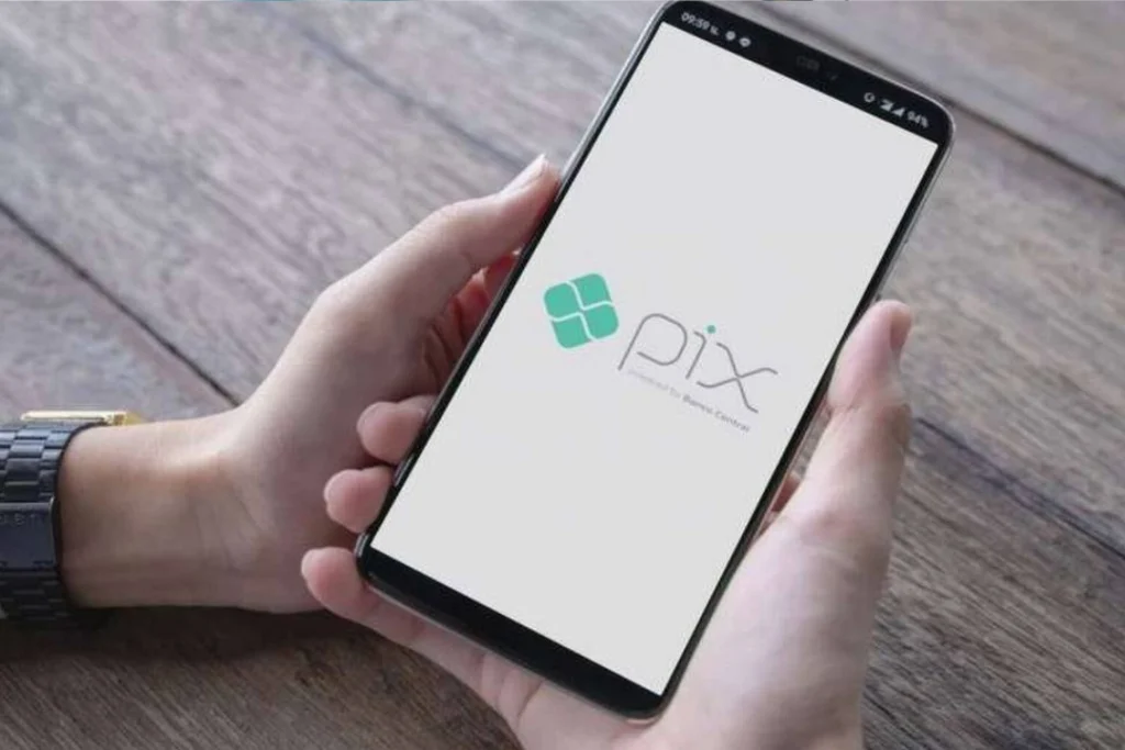 Uso do Pix cresce e reduz custos para consumidores e empresas em todo o país.
