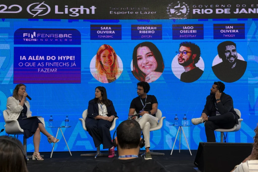 Especialistas debatem o uso prático da IA nas fintechs durante evento no Rio.