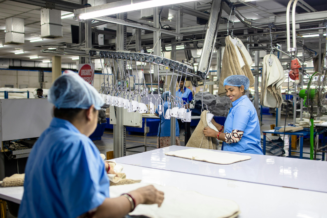 Renda dos trabalhadores no Brasil bate recorde e chega a R$ 352,3 bilhões, aponta IBGE