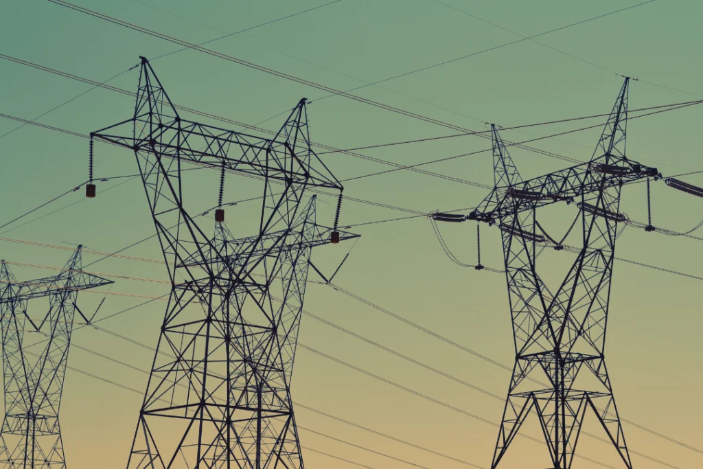 Aneel adia leilões de transmissão de energia