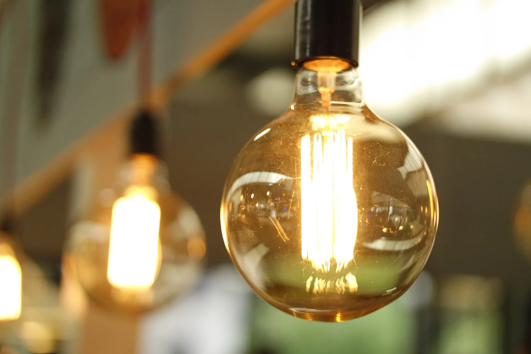 Conta de luz ficará mais barata em outubro com mudança na bandeira tarifária