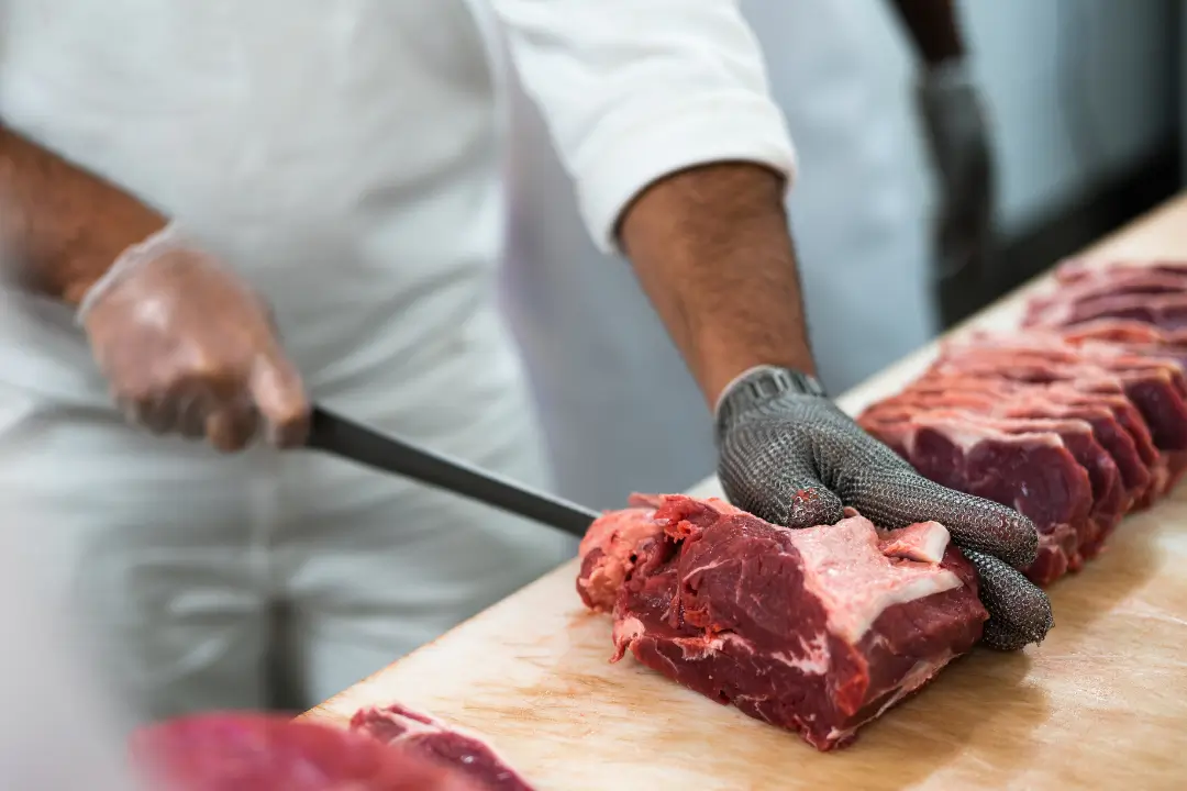 Tarifaço reduz preços da carne e café no varejo brasileiro