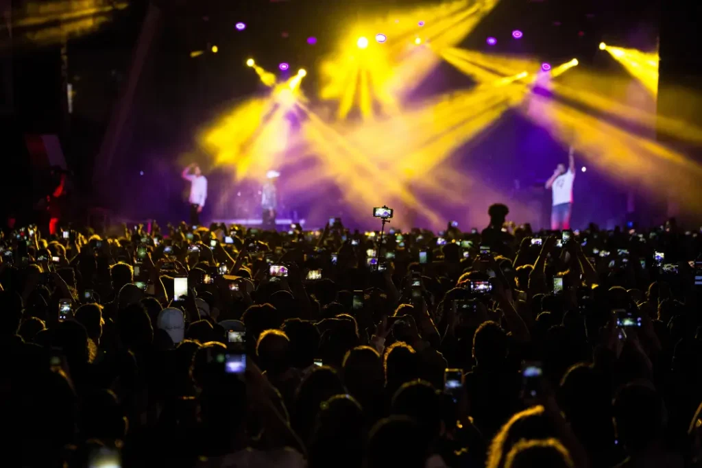 São Paulo pode movimentar R$ 2 bilhões com megaeventos como The Town, NFL e Coala em setembro, com crescimento de 60% no número de eventos no primeiro semestre | Foto: Reprodução/Canva