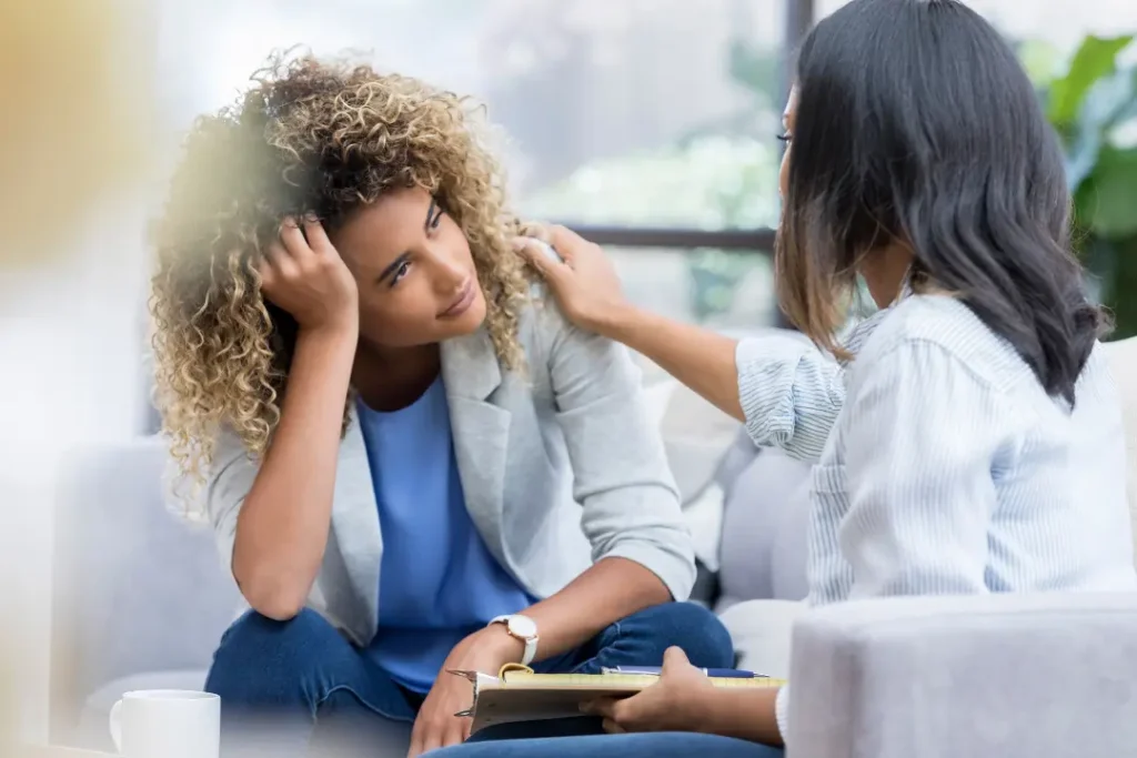Brasileiros enfrentam impacto emocional das dívidas; pesquisa mostra que 66% associam problemas financeiros à piora da saúde mental | Foto: Reprodução/Canva