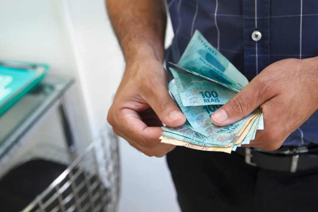 Menos papel-moeda em circulação: impacto do Pix ainda não é medido em reais
