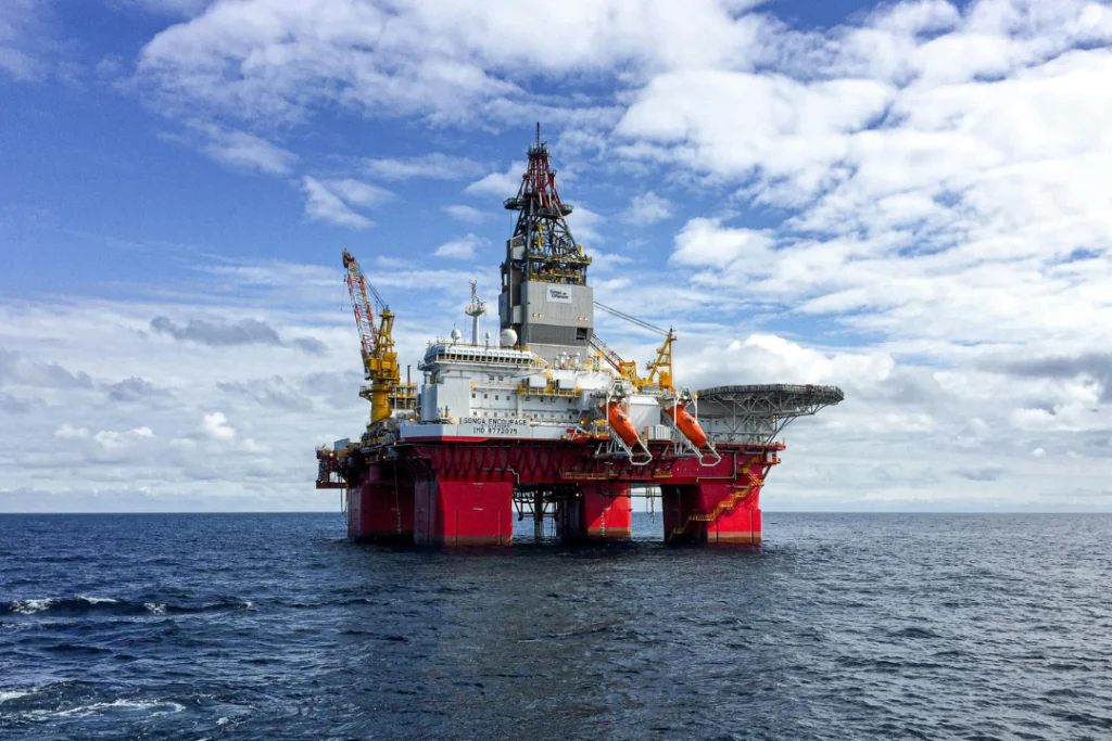 Brasil bate recorde e ultrapassa 5 milhões de barris diários de petróleo e gás em julho