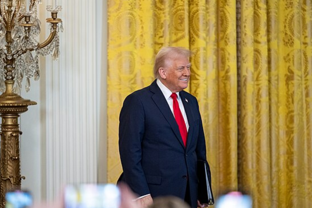 Após rumores sobre estado de saúde, Trump afirma que está bem