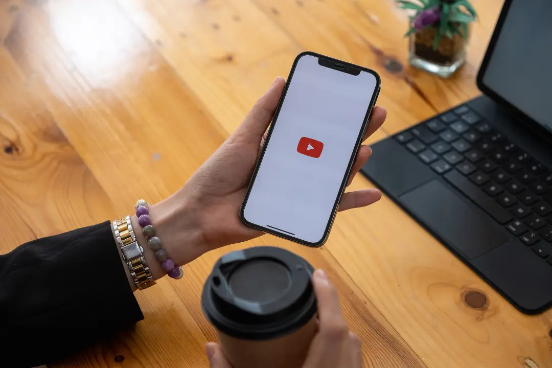 YouTube Shopping estreia no Brasil com Mercado Livre e Shopee
