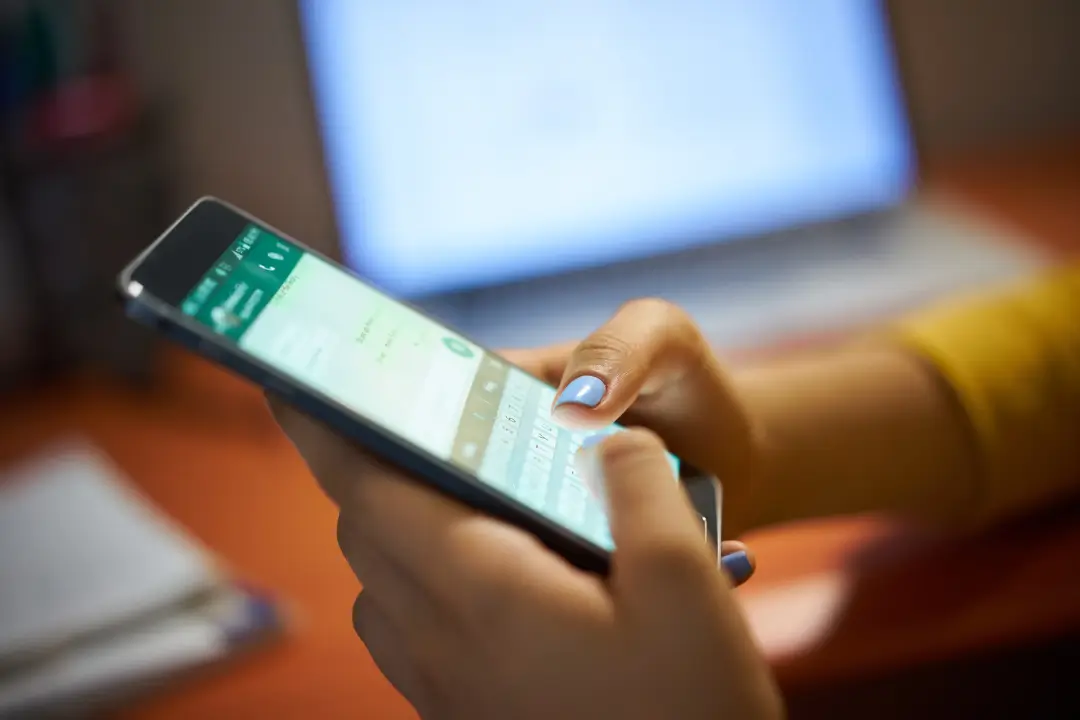 WhatsApp é o principal meio de comunicação para 80% dos negócios de serviço
