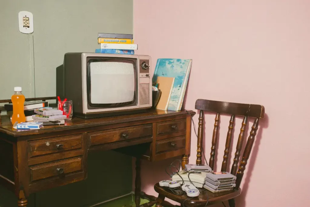 Consumidor revisita o passado ao decidir pela compra de um produto com referências nostálgicas | Foto: Reprodução/Canva
nostalgia