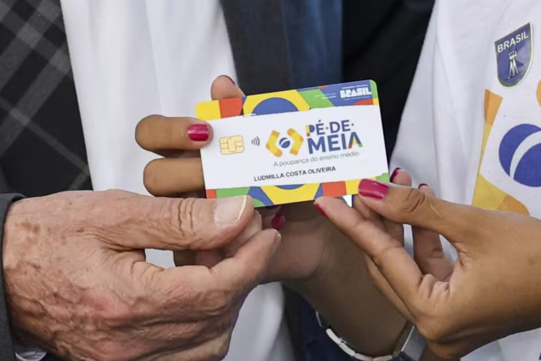 Governo quer acabar com teto de R$ 20 bilhões do Pé-de-Meia para evitar cortes no programa em 2026