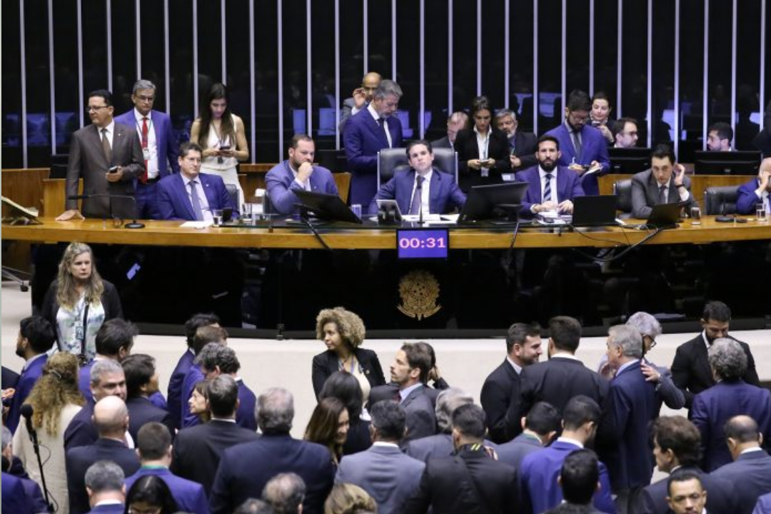 Imposto de Renda: isenção para salários até R$ 5 mil avança e novo imposto mínimo para ricos é aprovado