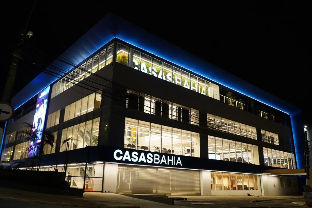Casas Bahia anuncia parceria com Mercado Livre e ações disparam; entenda o que muda para o consumidor