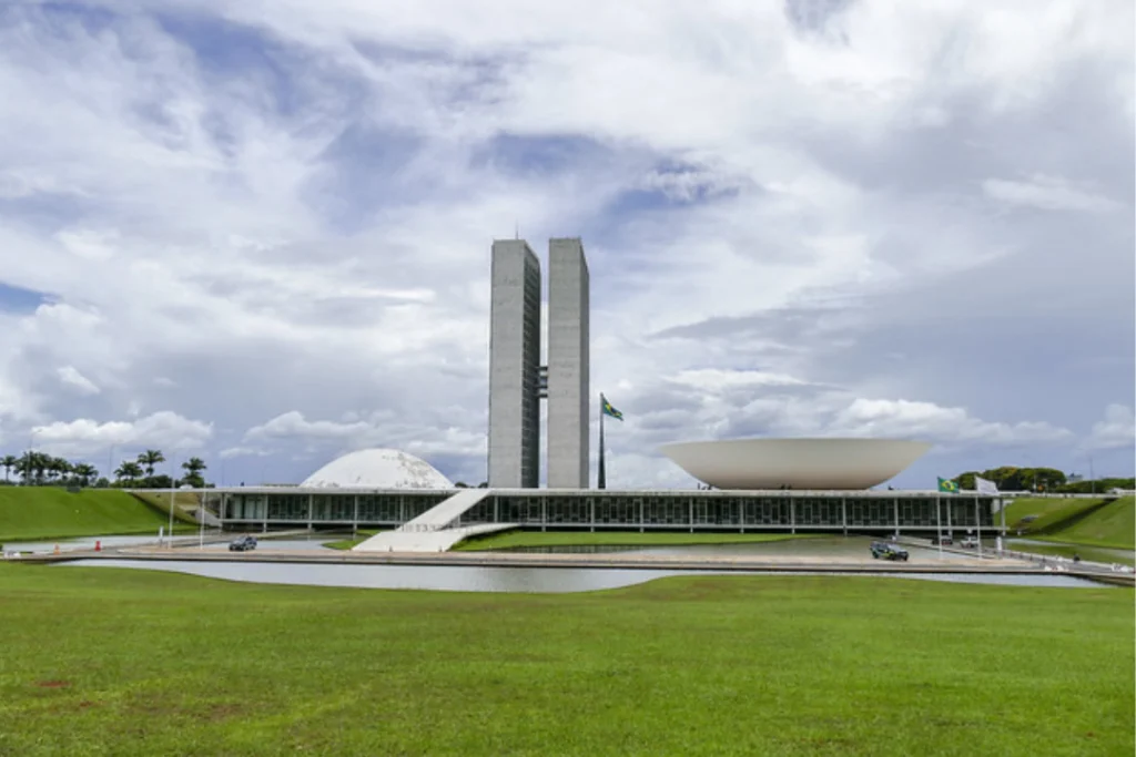 Isenção do Imposto de Renda caminha no Congresso