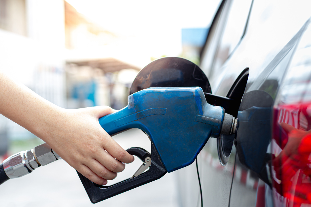 Petrobras reduz em 4,9% o preço da gasolina nas refinarias