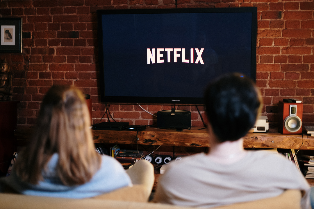 Ações da Netflix caem 8% após lucro abaixo do esperado; empresa culpa disputa tributária no Brasil