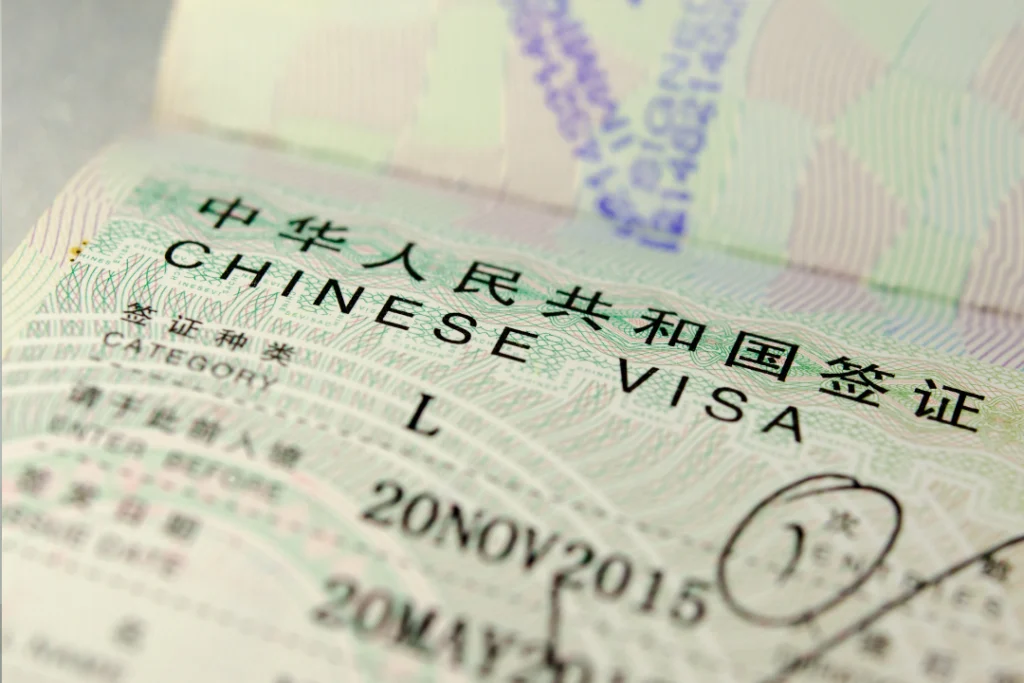 China lança novo visto que facilita a entra de estrangeiros