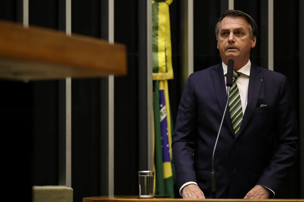 Bolsonaro é preso por violação da tornozeleira e risco de fuga