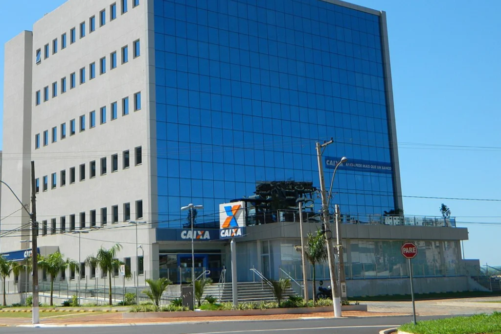 Resultados positivos da Caixa Econômica Federal vêm em meio a aumento da inadimplência
