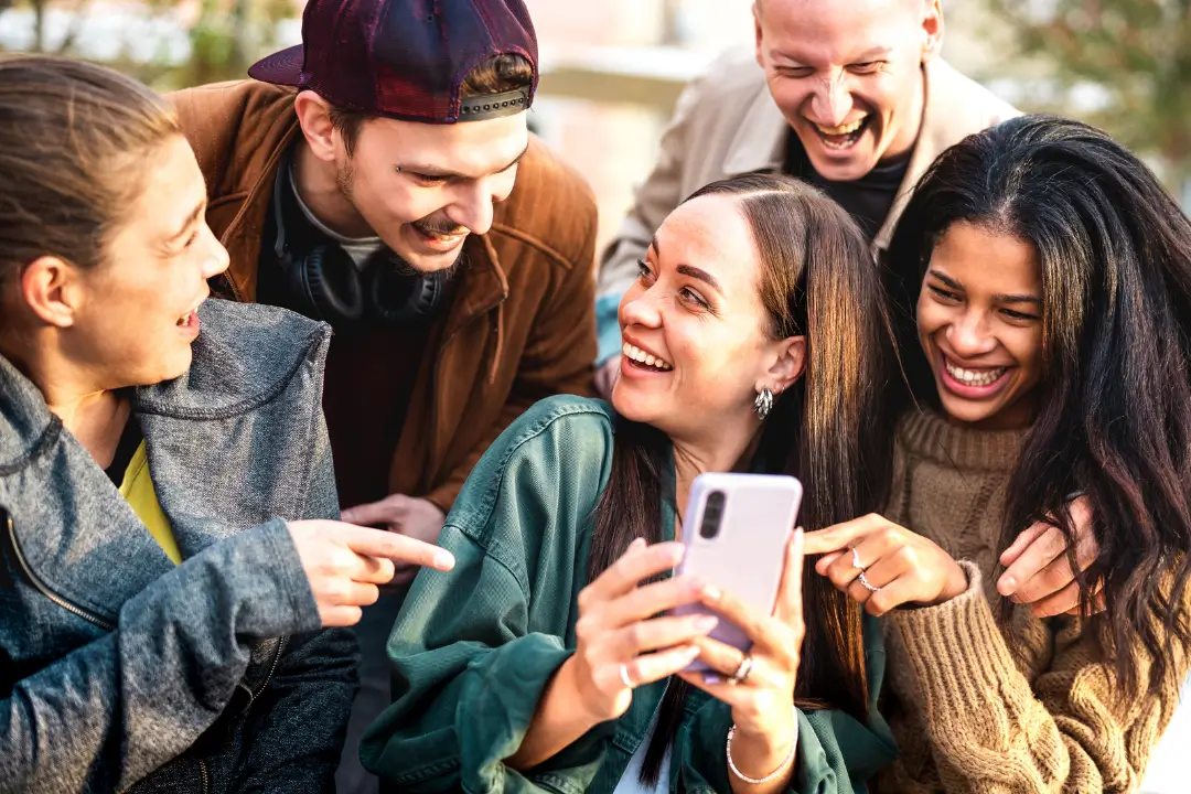 Marcas queridas da Gen Z: Google, YouTube e WhatsApp lideram o ranking entre 1500 nomes