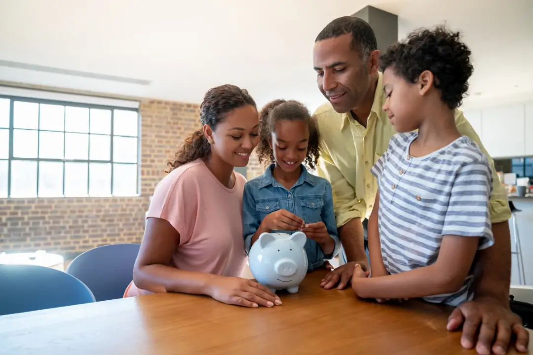 Impacto financeiro do 13º salário nas finanças de famílias brasileiras