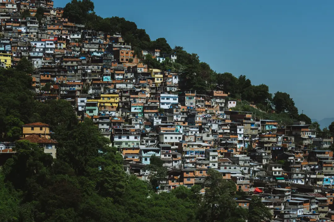 Consumo nas favelas muda com digitalização e pertencimento, revela pesquisa