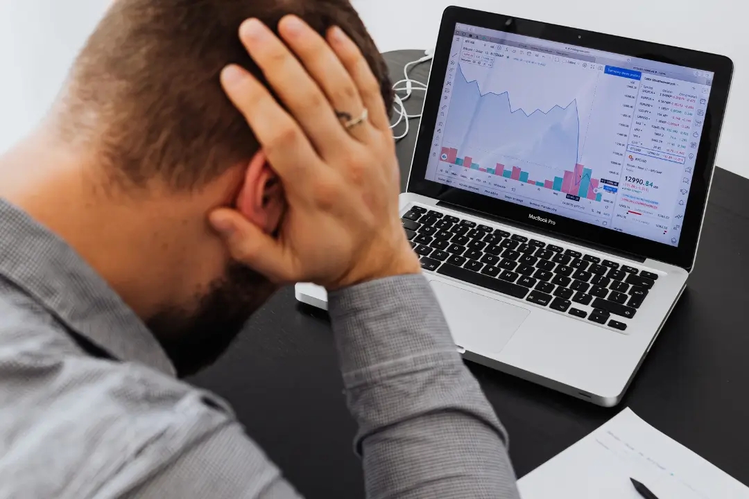 Ambientes tóxicos levam trabalhadores a sair sem aviso, revela estudo