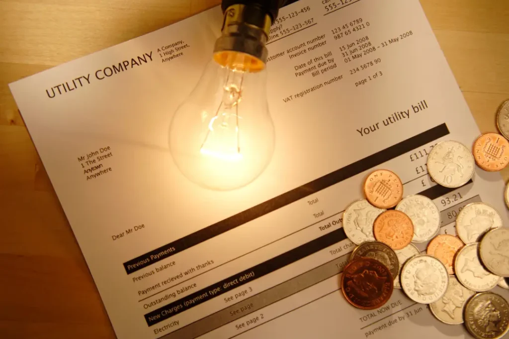 Consumidores ajustam orçamento com mudança na cobrança da energia em dezembro | Foto: Reprodução/Canva
aneel