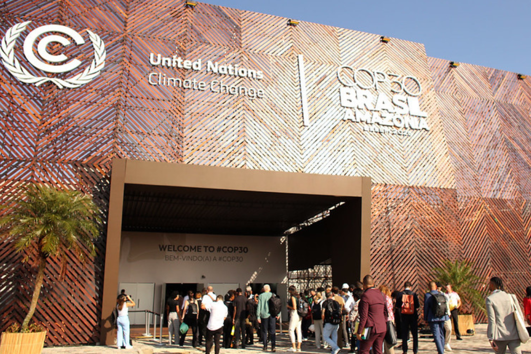 Quarto dia da COP30 tem cobrança da ONU, protestos e novos dados sobre carbono