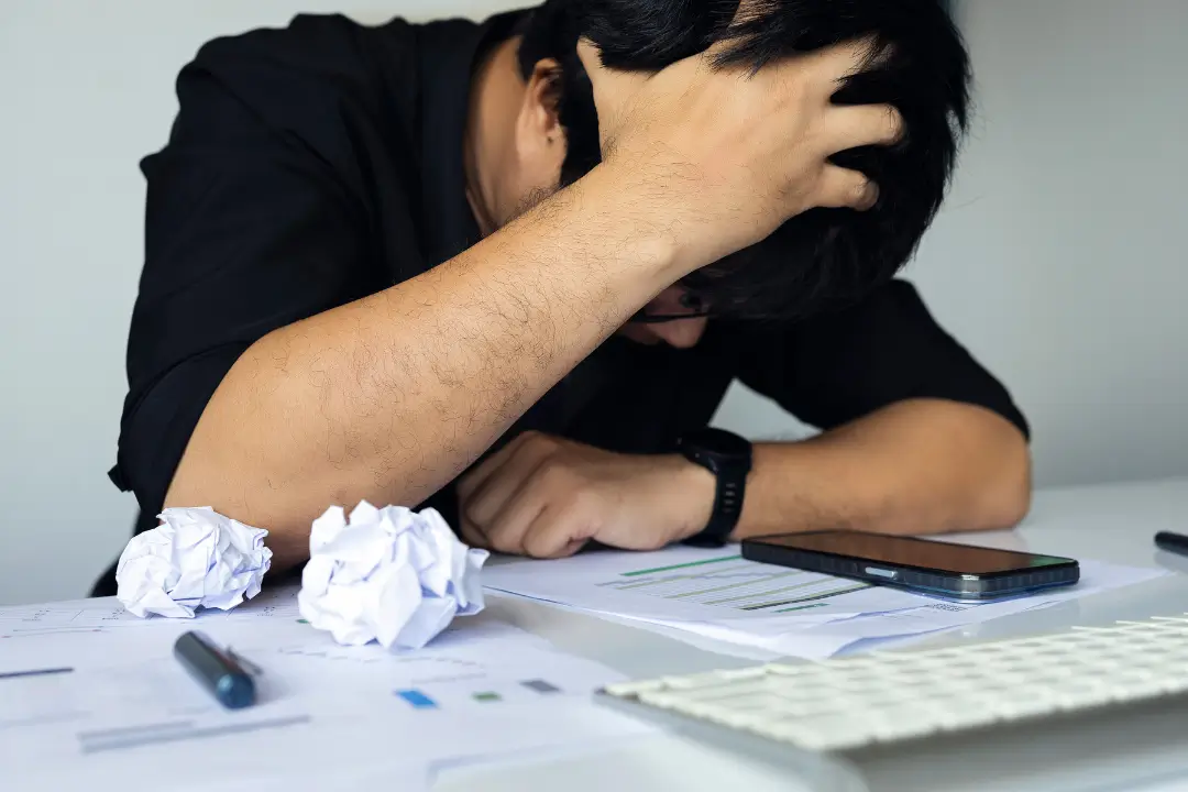 Ansiedade financeira atinge 84% dos brasileiros, mostra estudo