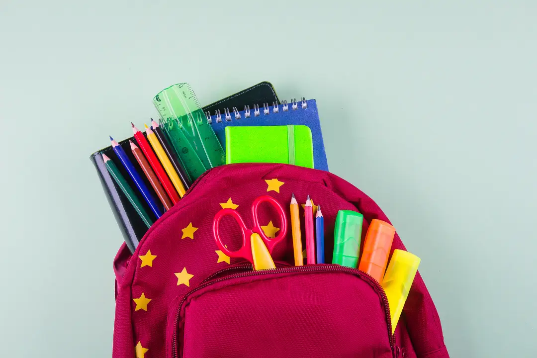 Material escolar 2026: saiba como economizar nas compras