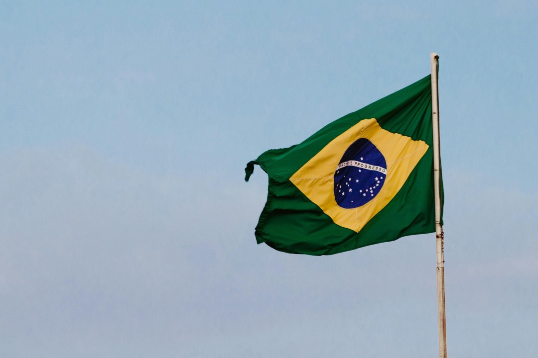 Brasil deixa o top 10 das maiores economias do mundo e cai para 11º lugar em 2025
