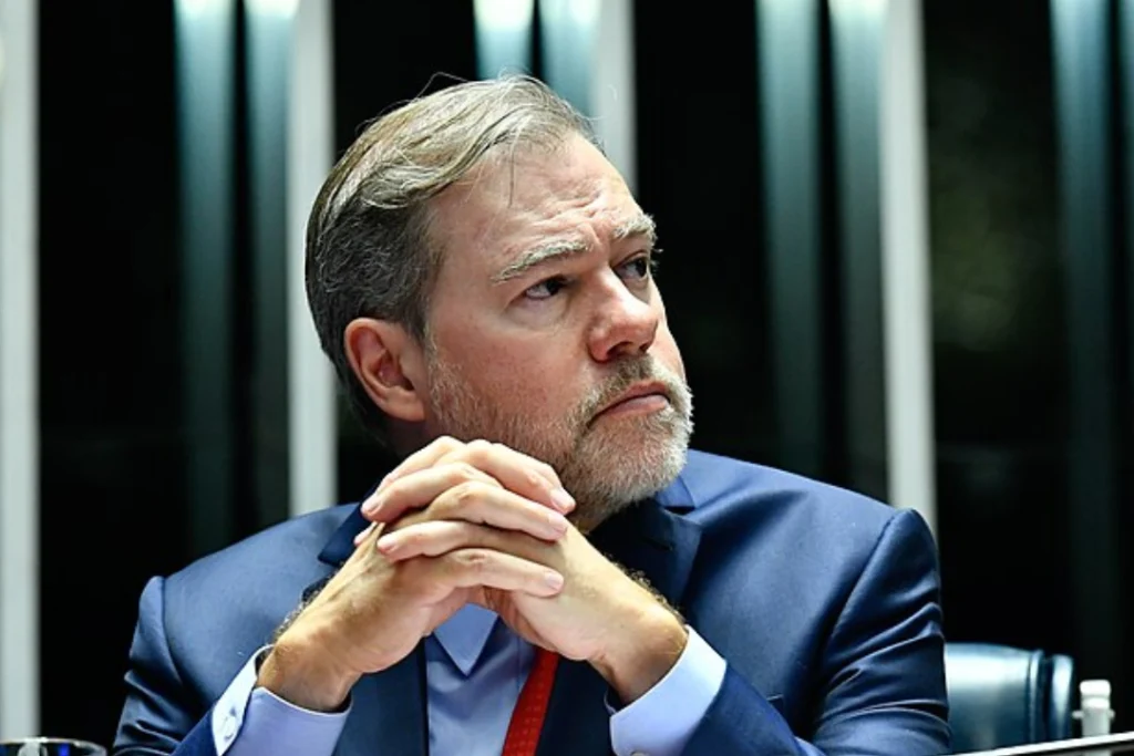 Dias Toffoli autoriza investigação da PF sobre Banco Master