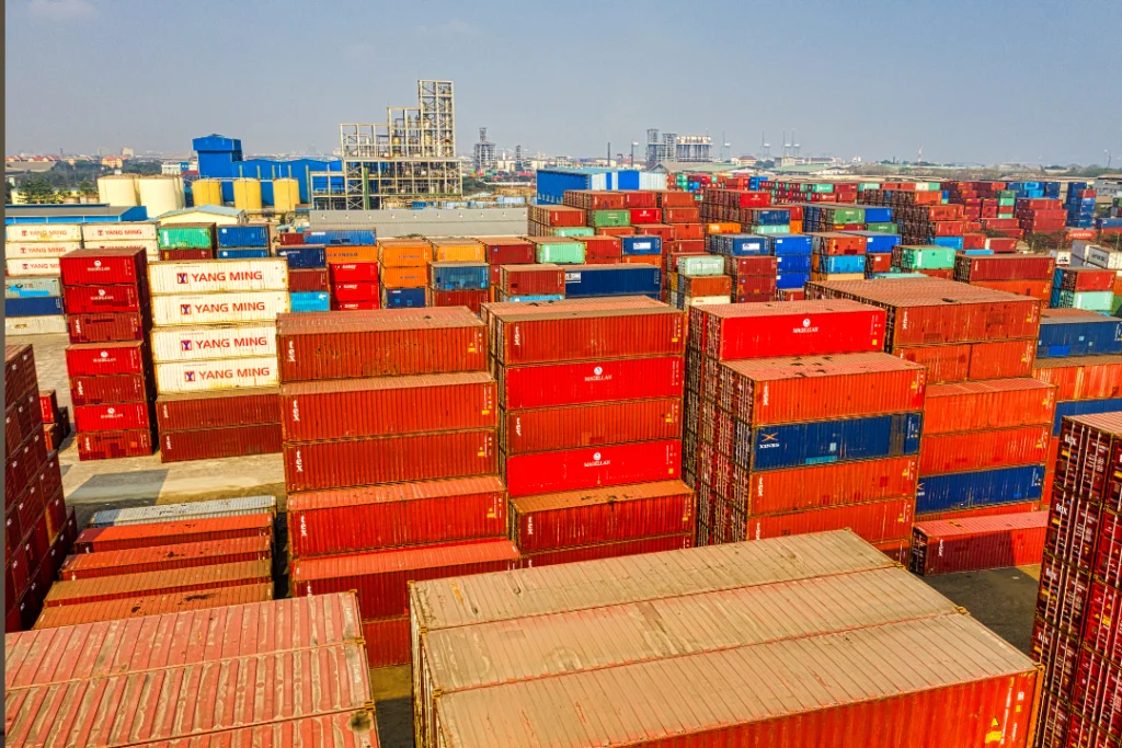 Países que negociam com o Irã podem ter tarifa de 25%