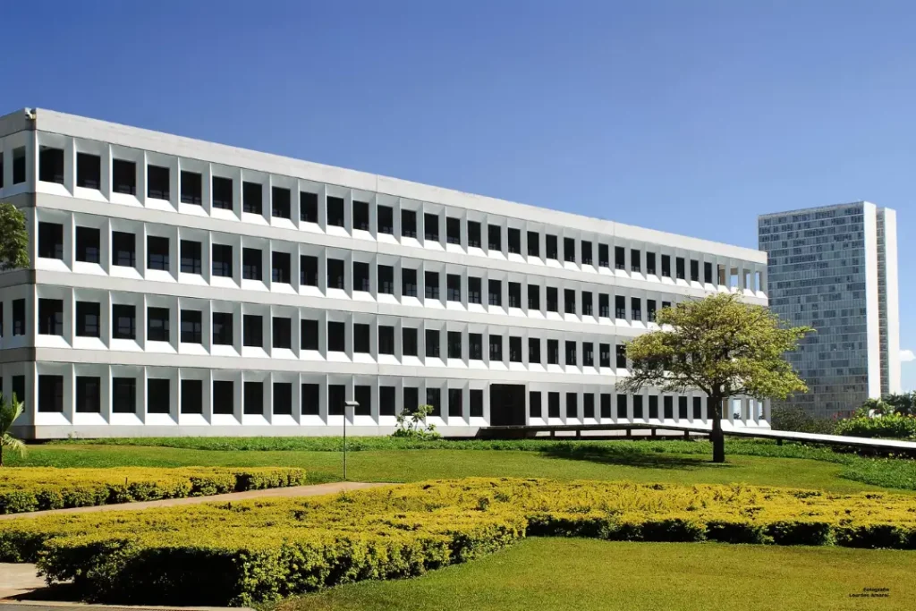 Decisões institucionais e investigações se cruzam em um dos casos mais sensíveis do sistema financeiro recente | Foto: Lourdes Amaral/TCU