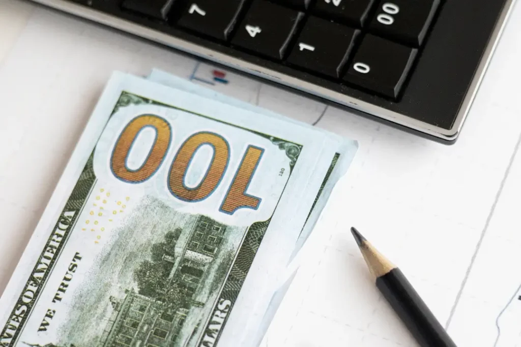 Brasil tinha tarifas médias de cerca de 26,3% sobre seus bens, passando para 12,8% com a nova cobrança global | Foto: Reprodução/Canva