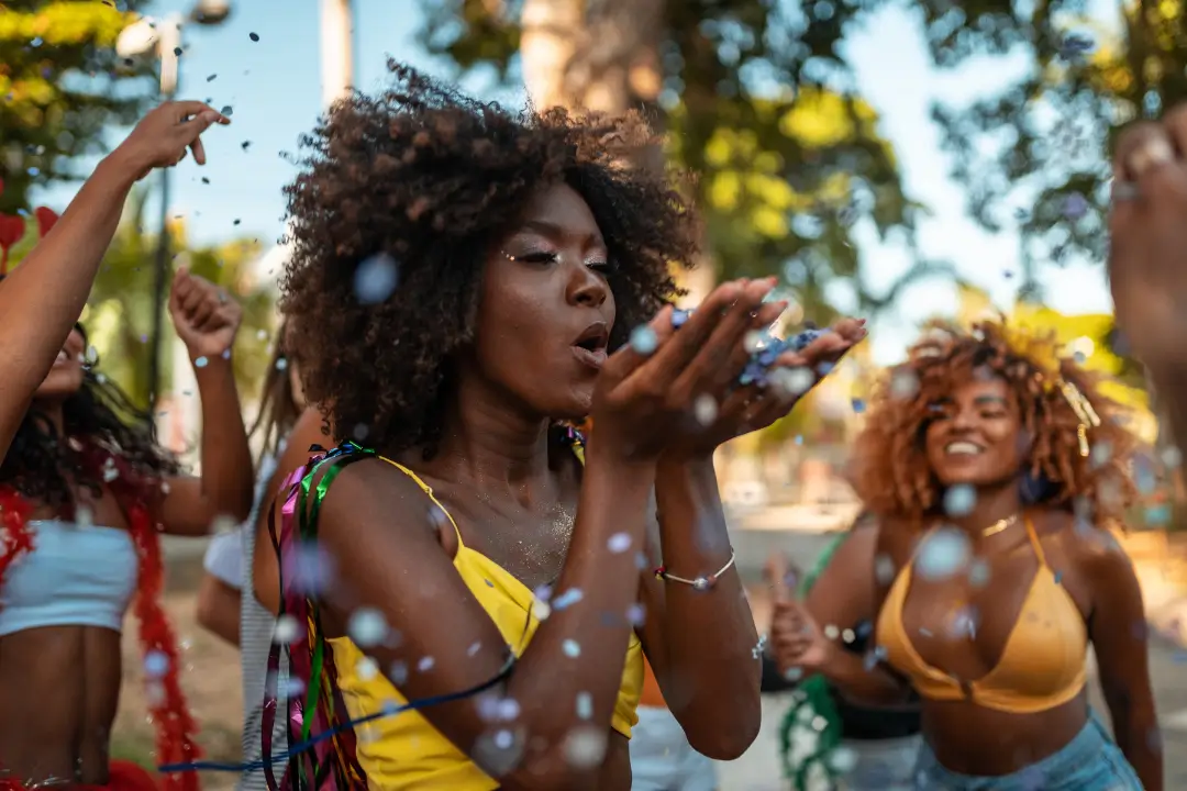 Curtir o Carnaval ficou quase 80% mais caro em 10 anos, aponta estudo