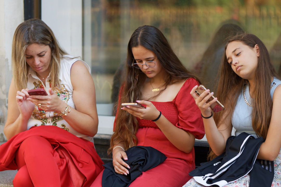 Perdeu o celular ou cartão no Carnaval? Veja o que fazer para evitar prejuízos e recuperar seu dinheiro
