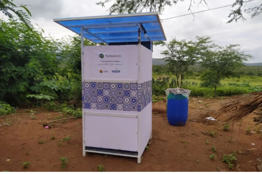 O dispositivo Aqualuz utiliza radiação UV para eliminar 99,9% das bactérias, oferecendo uma solução de saneamento com vida útil de 20 anos | Foto: Reprodução/SDW