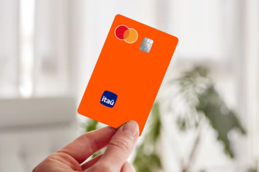 Consumidores afetados por cobranças indevidas em cartões de lojas parceiras do Itaú têm até fevereiro de 2028 para solicitar o reembolso | Foto: Reprodução/ Divulgação/Itaú