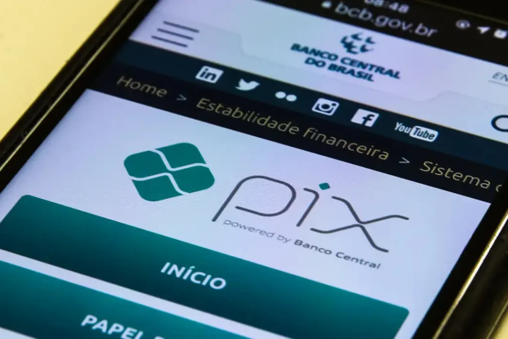 Falhas no Pix geraram filas no comércio e reclamações nas redes sociais após usuários relatarem problemas em transferências e pagamentos | Foto: Reprodução/ Marcello Casal jr/Agência Brasil