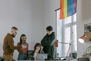Exclusão LGBT+ custa R$ 94 bilhões por ano ao Brasil; entenda