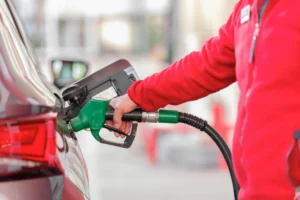 Petrobras aumenta preços da gasolina; entenda o impacto