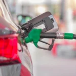 Varejo brasileiro cai 1,5% em abril, maior recuo desde 2022