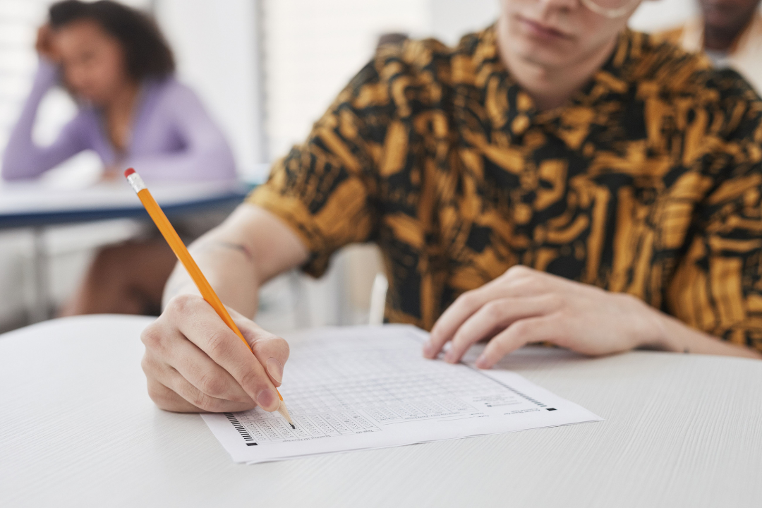 Candidatos ganharam mais tempo para confirmar a participação no Enem 2026 após a prorrogação do prazo para pagamento da taxa de inscrição | Foto: Reprodução/ Pexels