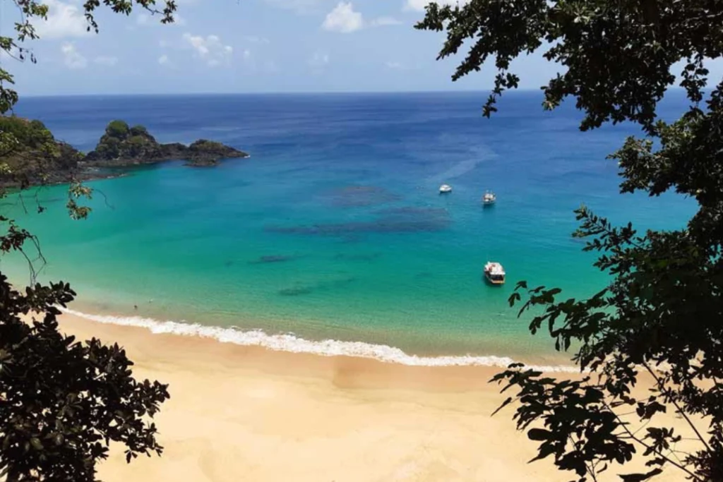 Brasil no topo: 11 praias entram para a lista das 100 melhores do mundo