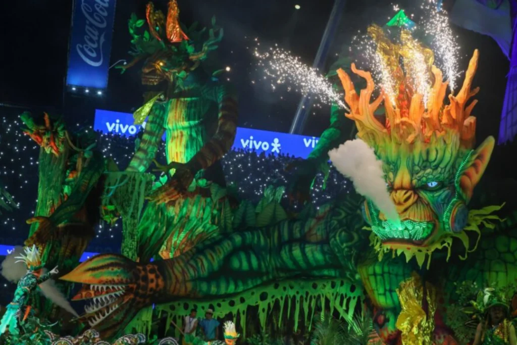 Festival de Parintins 2026: veja como as marcas mudam de cor para entrar na disputa entre Caprichoso e Garantido