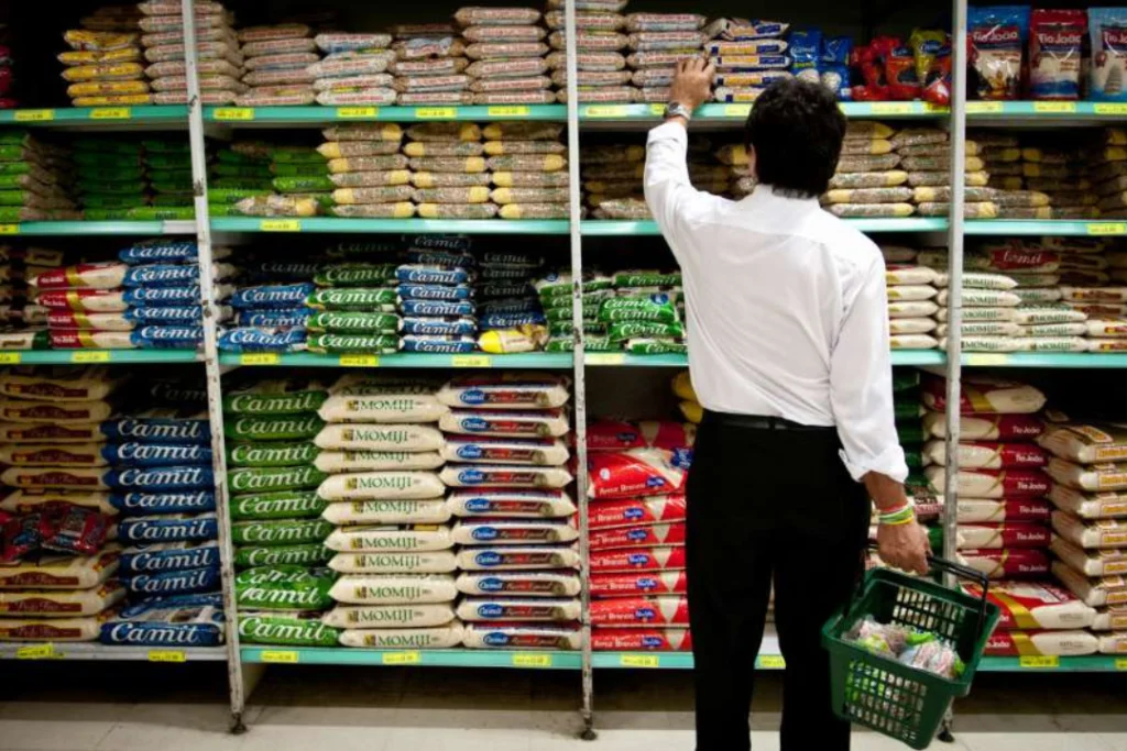 Cesta básica voltou a subir em 17 capitais brasileiras em junho, pressionada principalmente pelos aumentos nos preços do feijão, da carne bovina, do arroz e do leite, segundo levantamento do Dieese e da Conab | Reprodução/ EBC